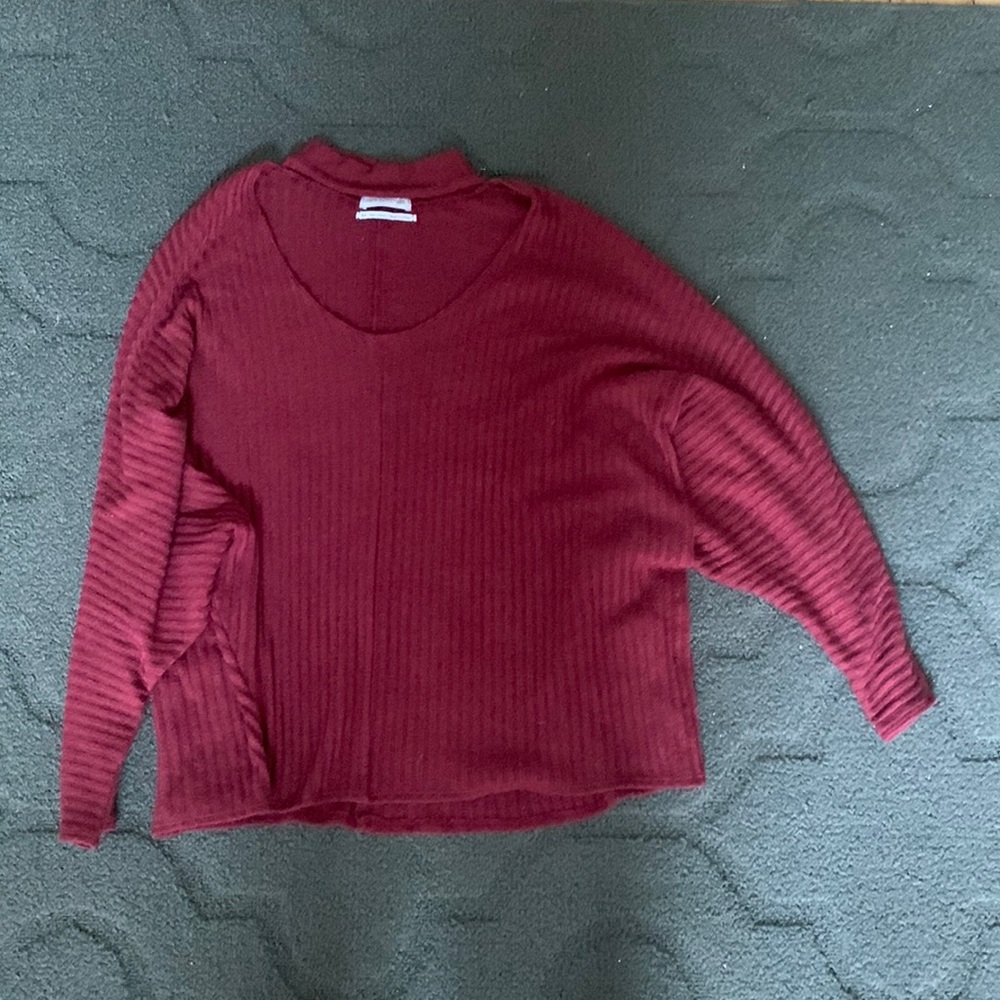 Urban outfitters maroon thin sweater size M